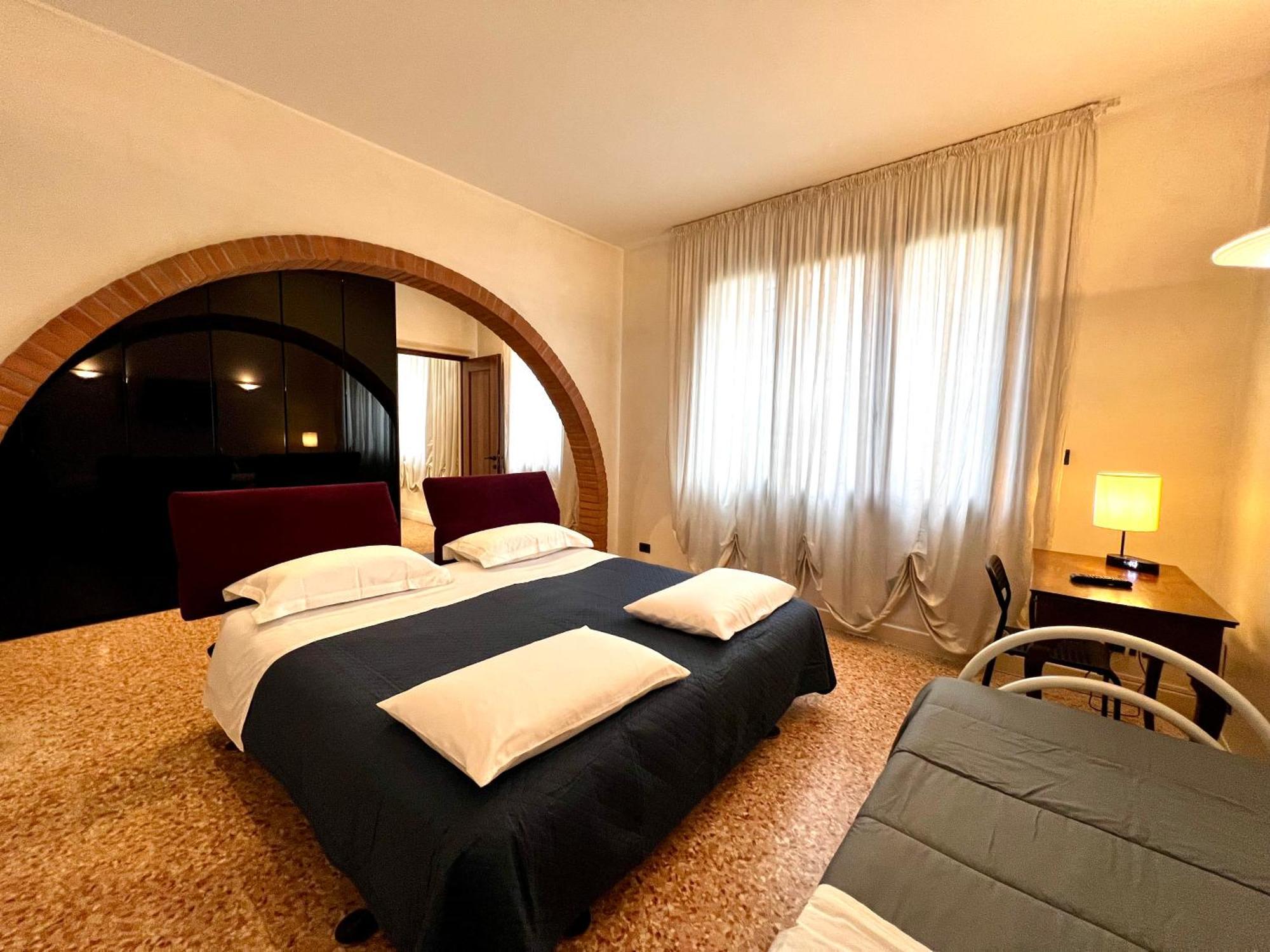 Locazione Turistica Joyful Affittacamere *