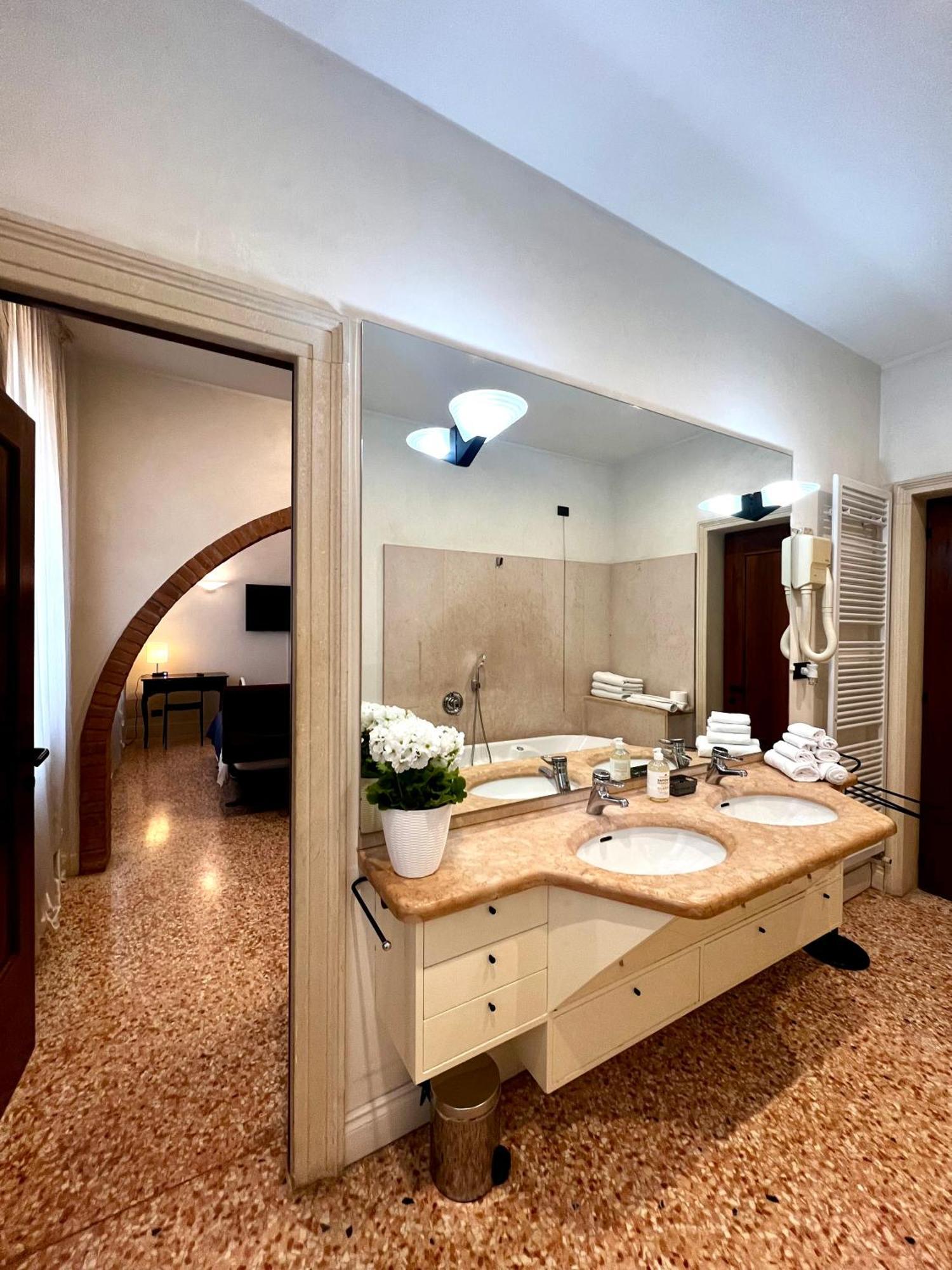 Locazione Turistica Joyful Affittacamere *